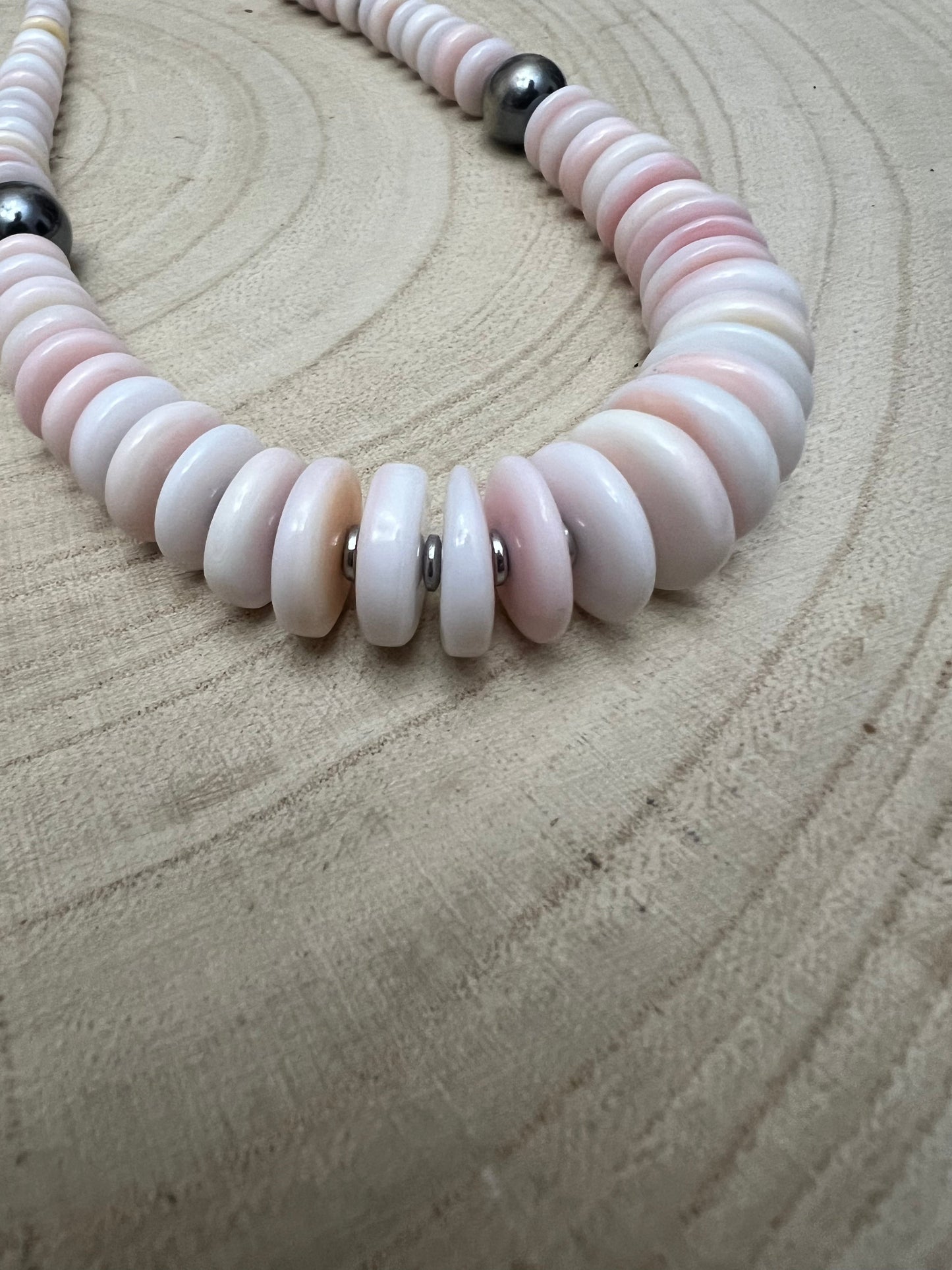 Pink Conch Graduated Necklace - 22 inch