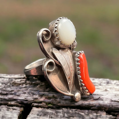 Coral and mother of pearl ring - flower style - size 5