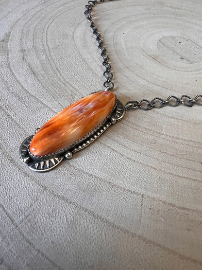 Large Navajo Handmade Spiny Oyster Necklace by Tia Long - 18 inch
