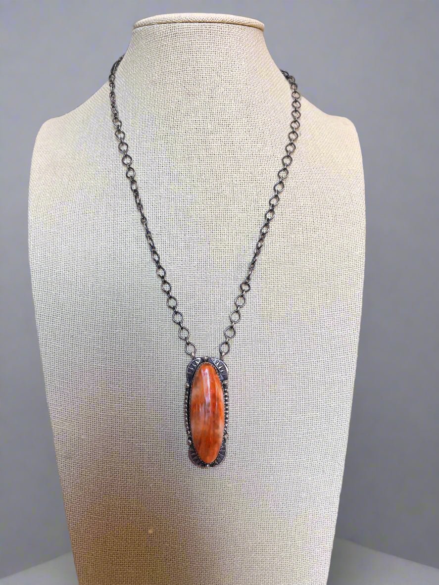 Large Navajo Handmade Spiny Oyster Necklace by Tia Long - 18 inch